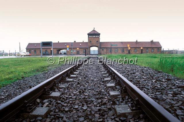 pologne sud 04.JPG - La Porte de la MortCamp de ConcentrationAuschwitz II (Oswiecim)Petite Pologne, MalopolskaPologne